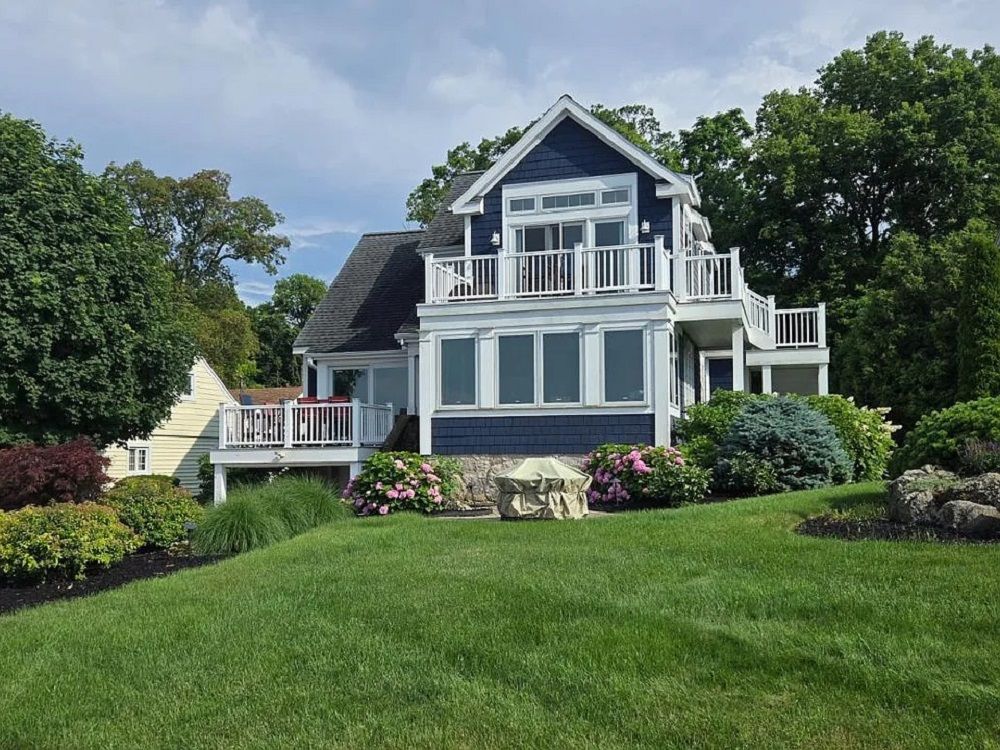 Experience Lakefront Living