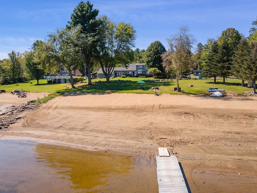 128 Paradise Pt Lane