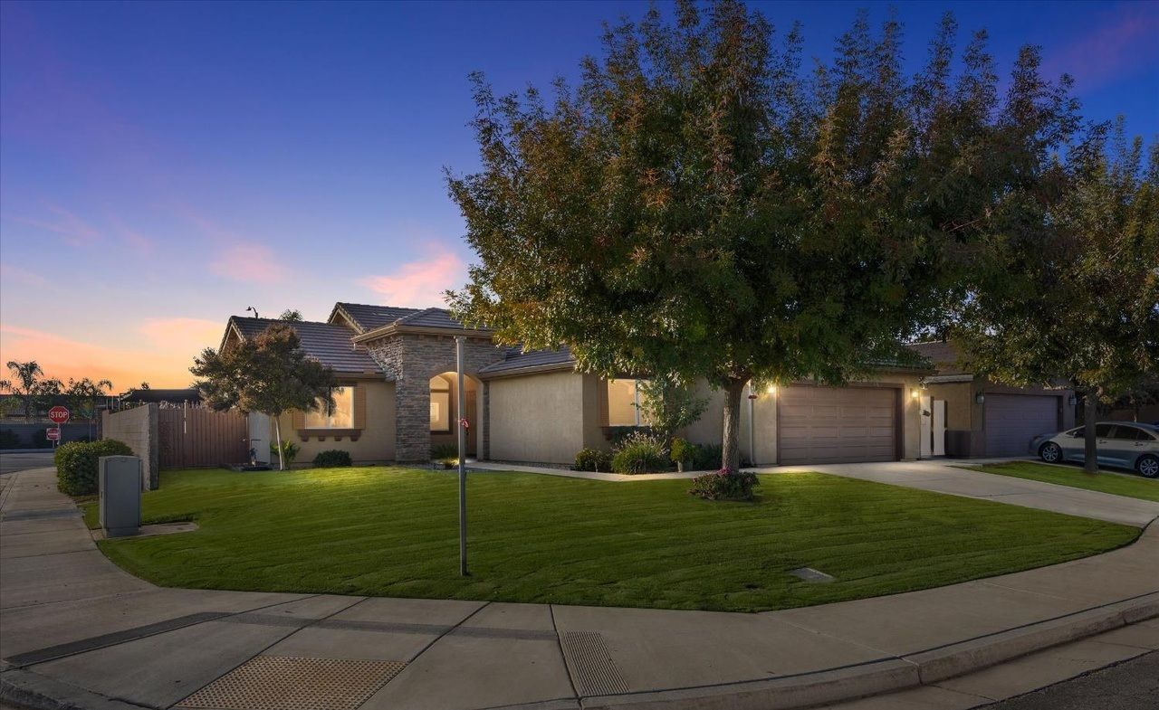 6911 Catalina Creek Way