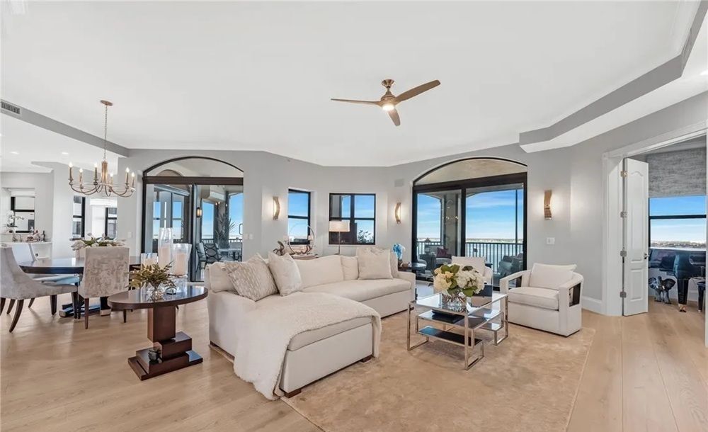 11600 Court Of Palms 702