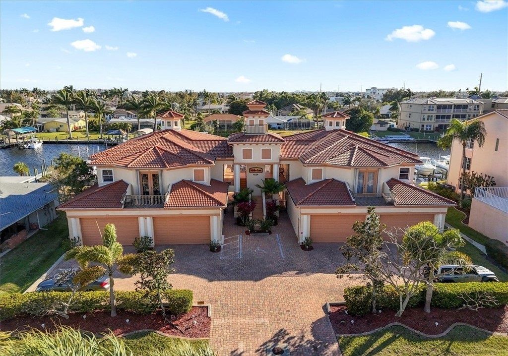 1624 Beach Pkwy Apt 102
