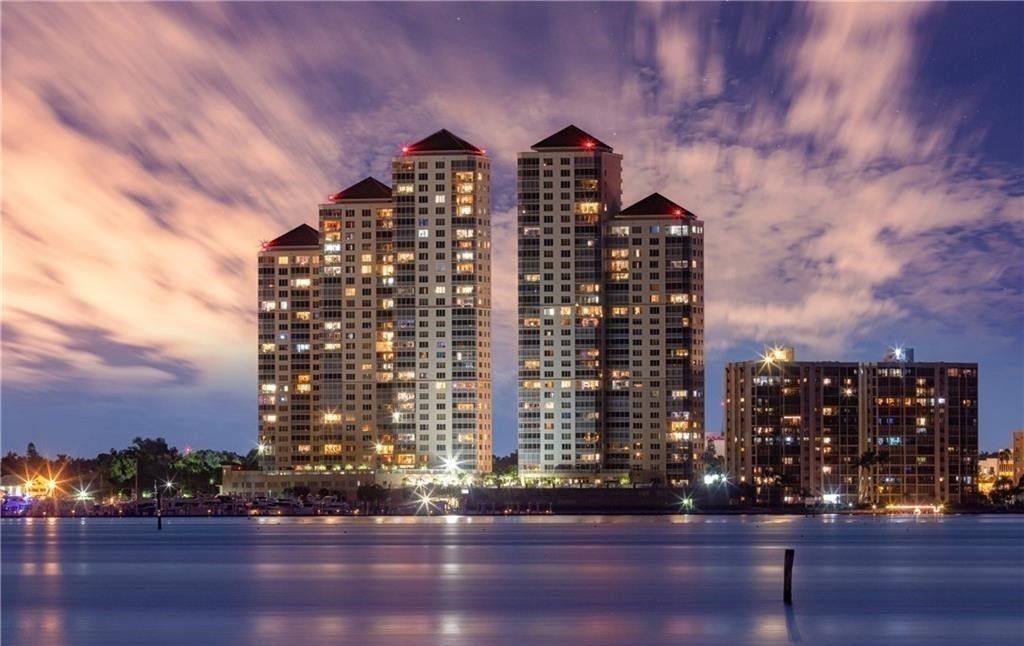 Luxury Living Penthouse Residence | 31st Floor