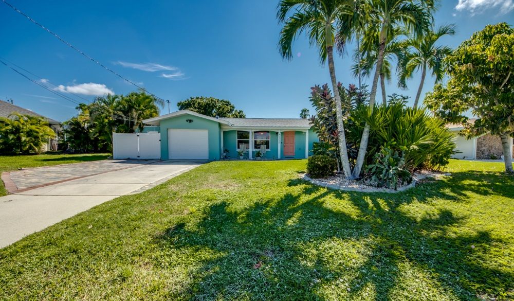 Gulf Access. Private Pool. Prime Southwest Florida Location.