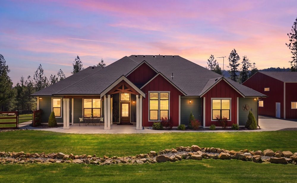 Stunning Modern Farmhouse Property