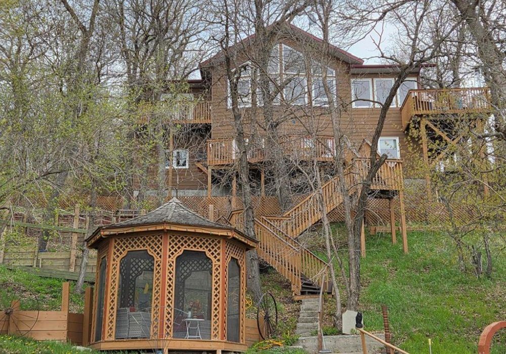 Lakefront Luxury