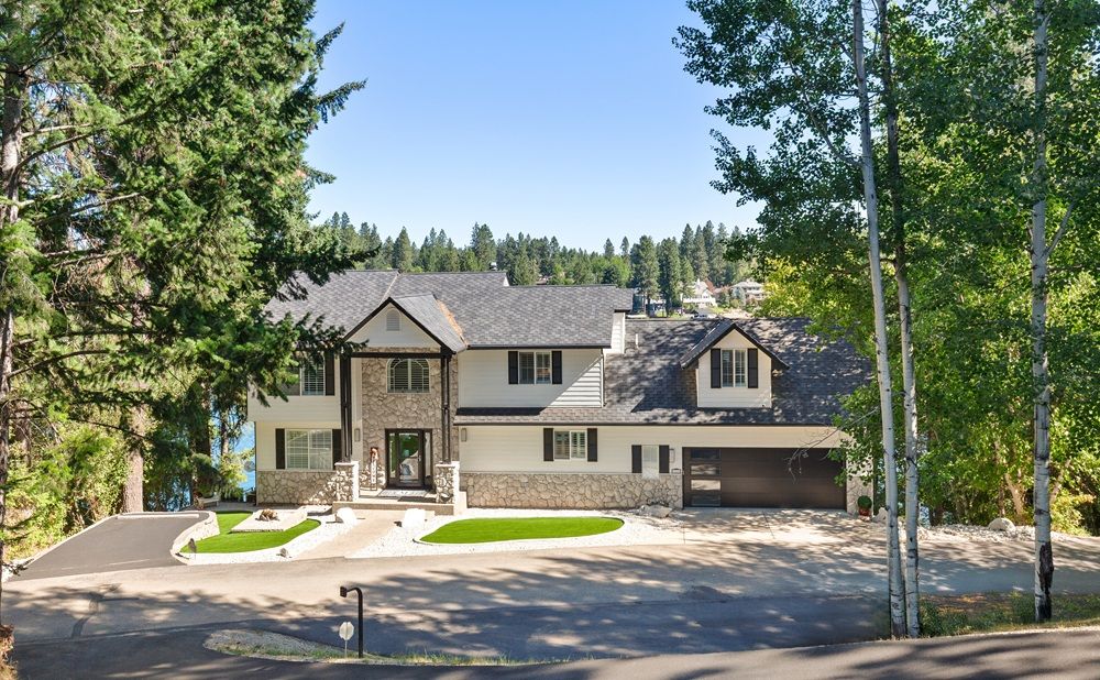 Exceptional Waterfront Estate Luxury Home Designed For Both Everyday Living And Entertaining