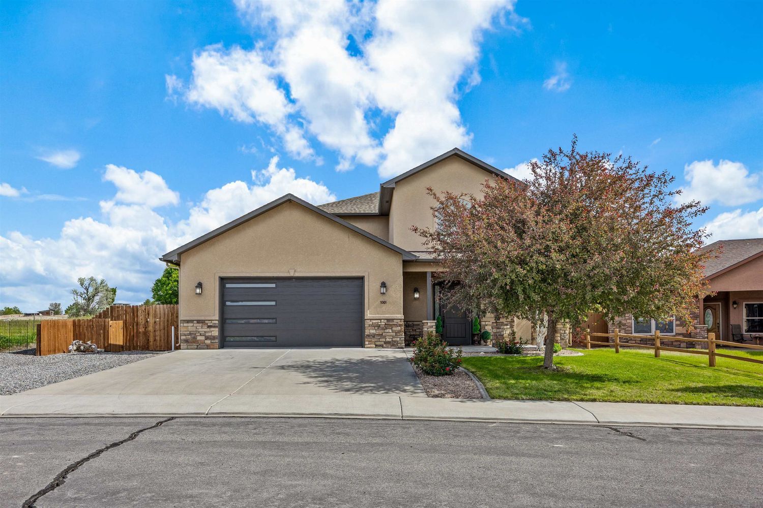 1001 Ute Canyon Avenue