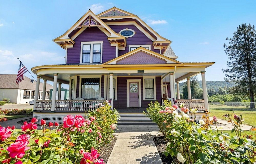 221 Main St