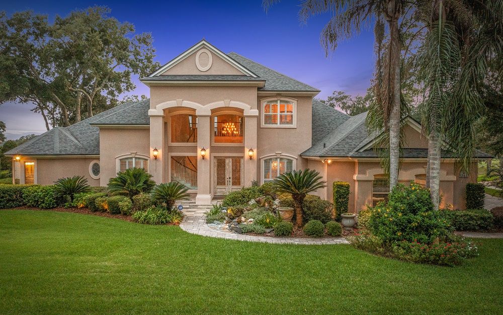 Stunning Luxurious Waterfront Estate
