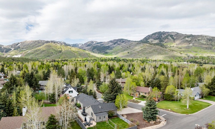 Modern Mountain Retreat