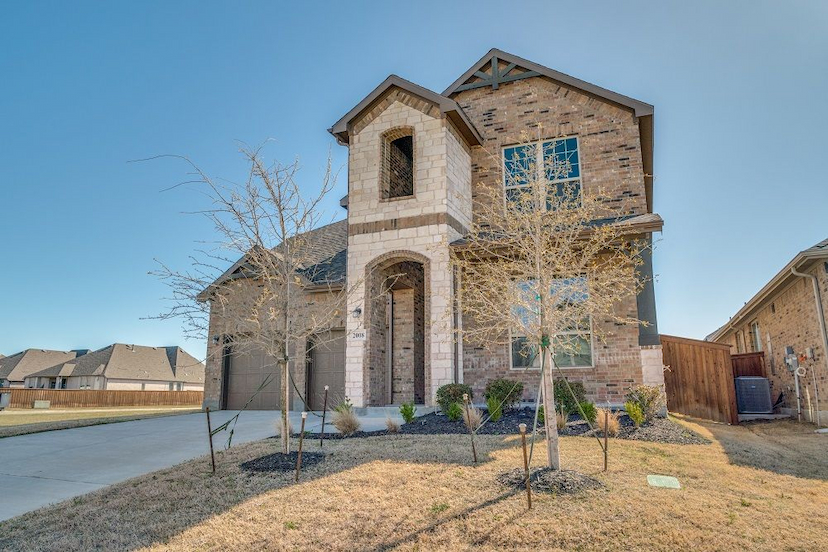 Like New Open Concept Home