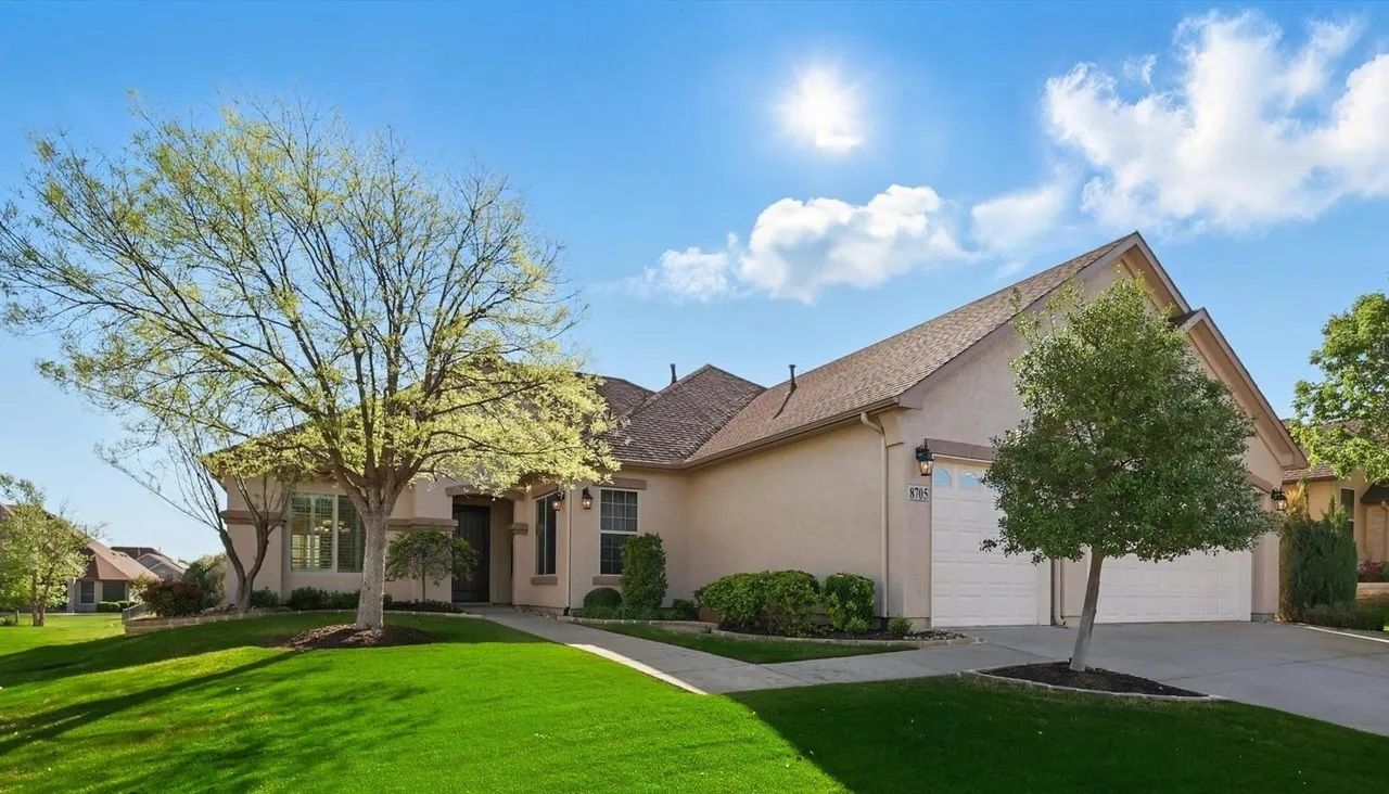 8705 Sarasota Dr