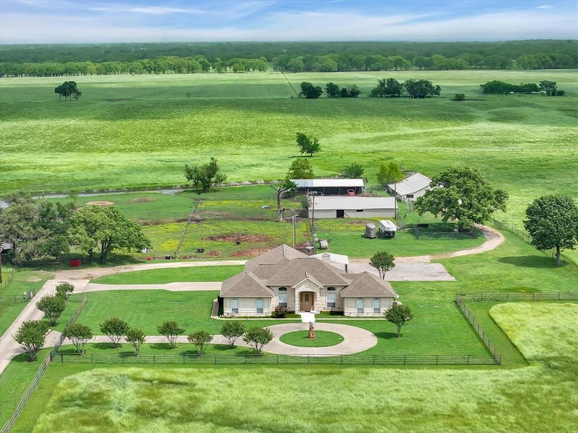 Extraordinary 830 ± Acre Legacy Ranch