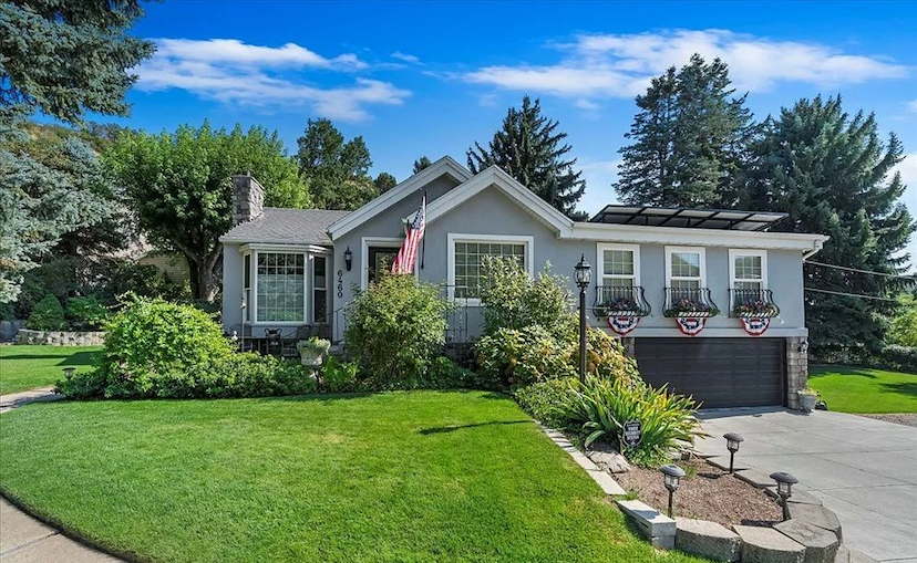 Stunning Property - (6460 Combe Rd)