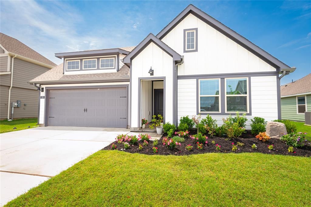 723 Primrose Ln