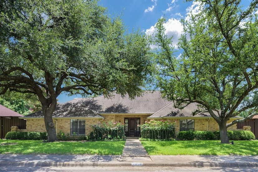 Exquisite Luxury Living In A Prestigious Dallas Oasis