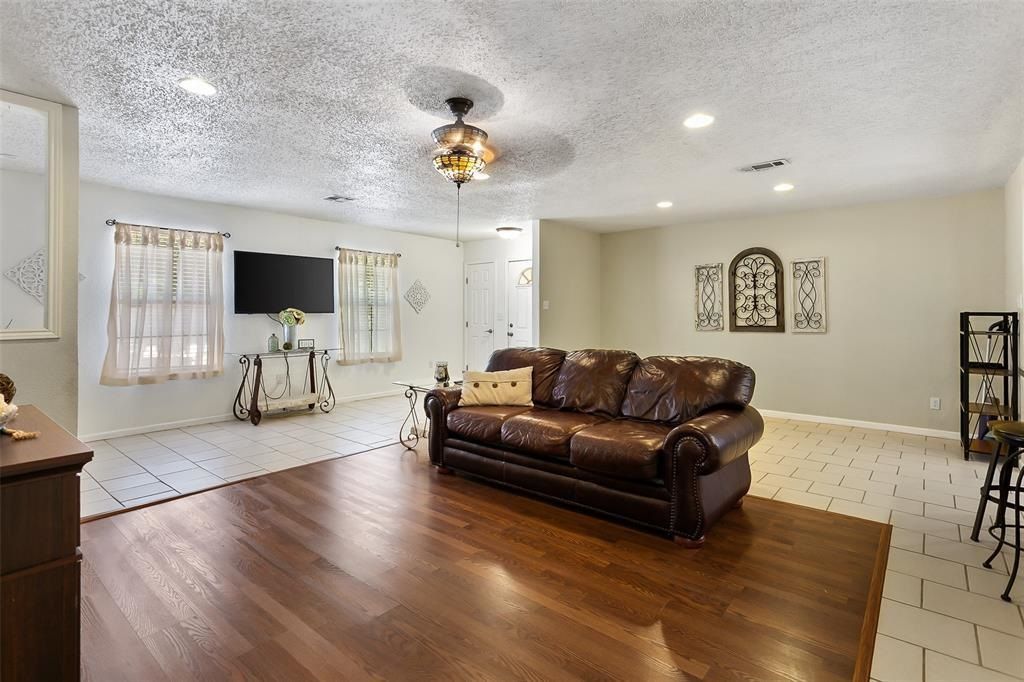 Sweet Lake Whitney Home