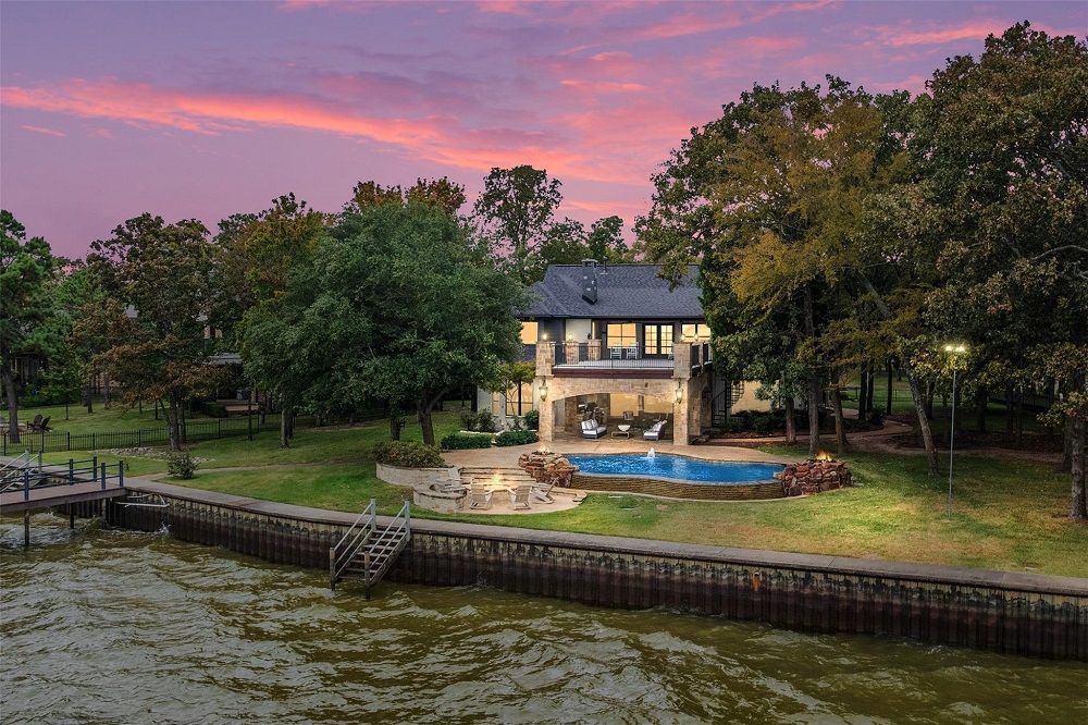 Beautiful Open Waterfront Estate In Gated Pinnacle Club