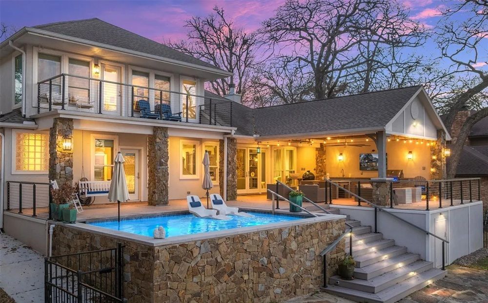 Luxury Lakefront Living