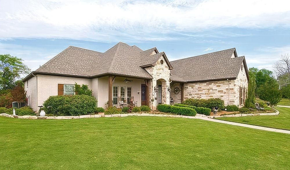 Elegant Acreage Family Estate