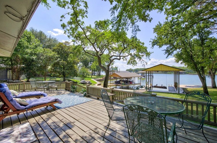 Sunsets, Serenity & Lakefront Living