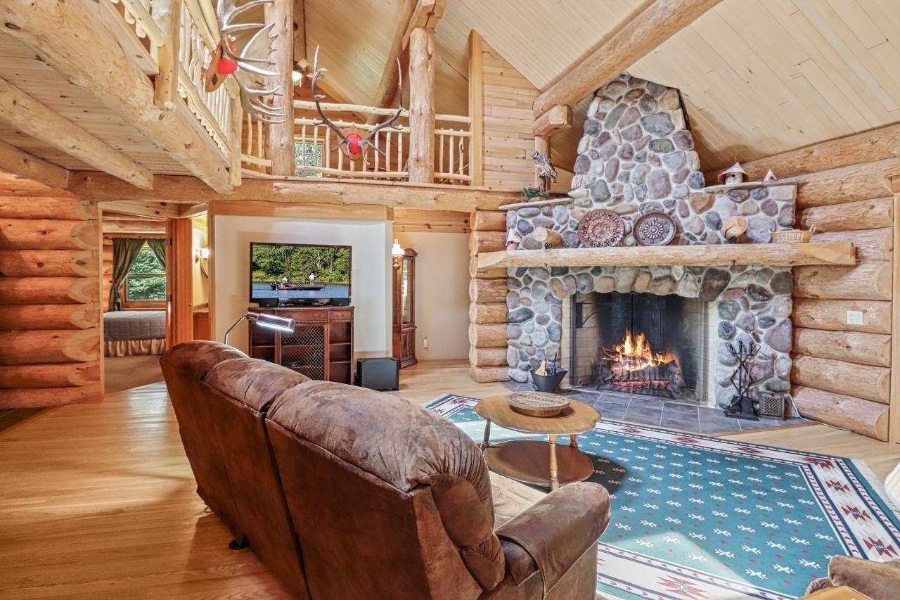 Hand- Scribed Log Home