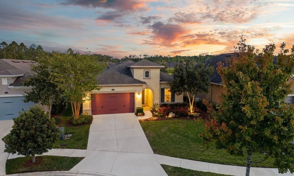 52 Dyer Court