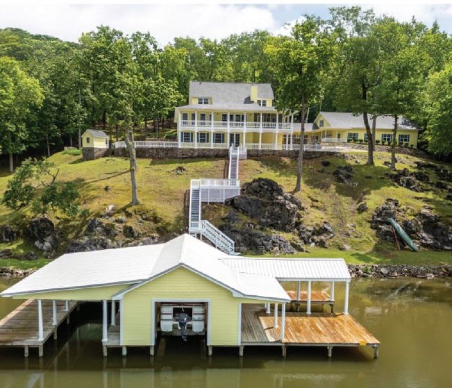 Beautiful Waterfront Estate