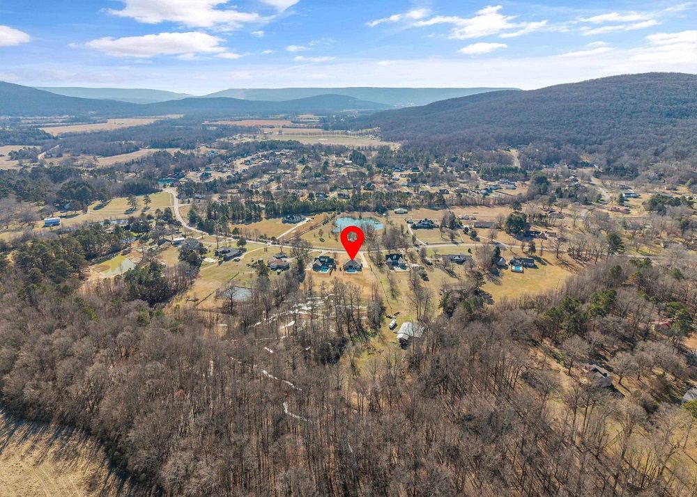 Private Luxury Living On 2.9 Acres!