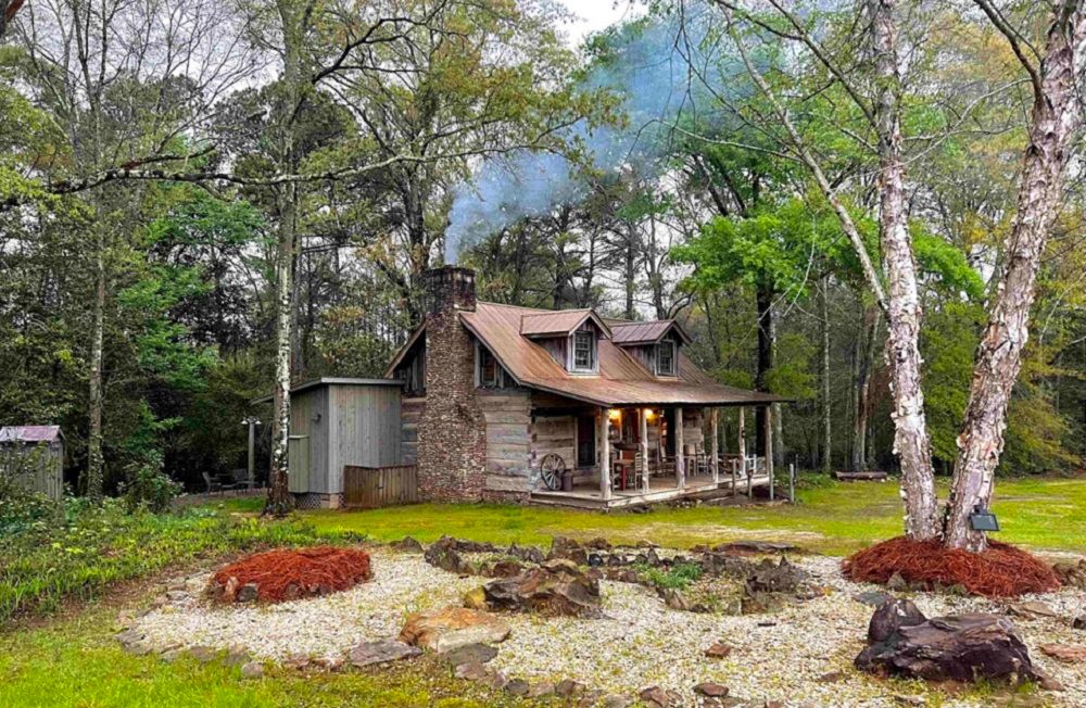 Unique Artists' Enclave, Secluded & Serene.