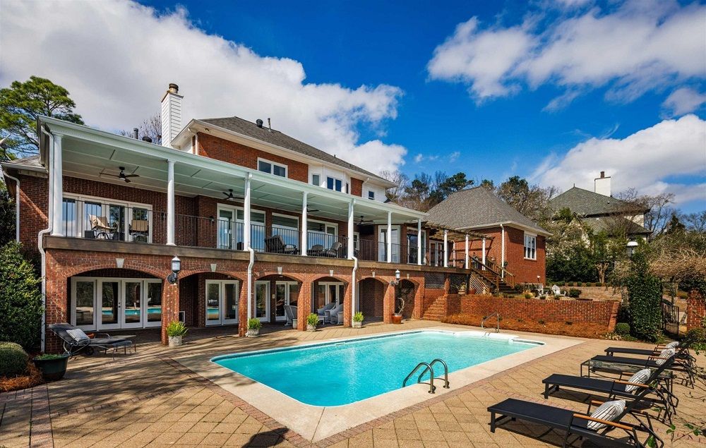 Luxury Living On Hidden Ridge Circle