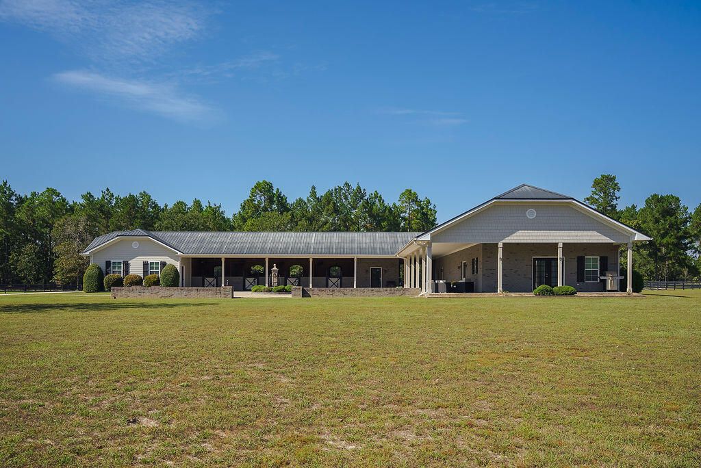 Firstlee Farm A Modern Sanctuary For Horse And Rider.