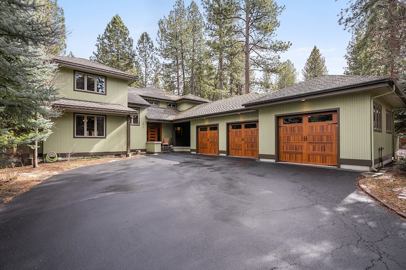 Mountain House On The Golf Course
