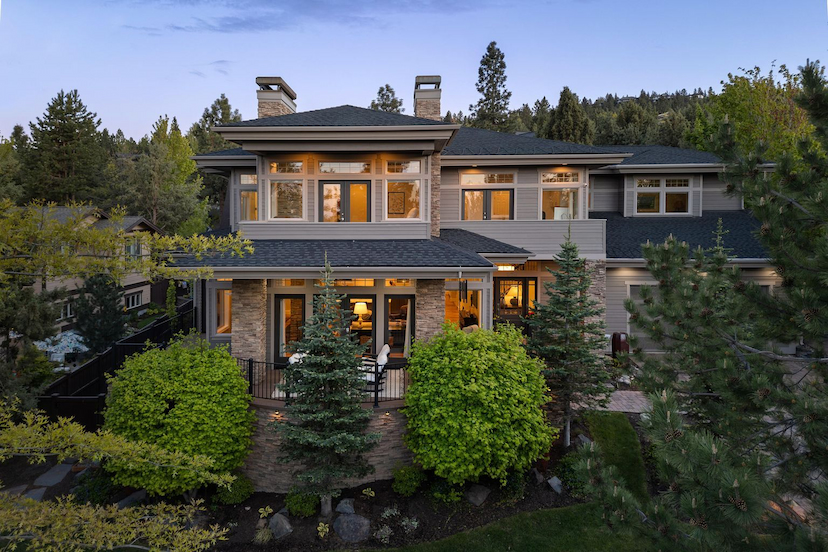 925 NW Yosemite Dr