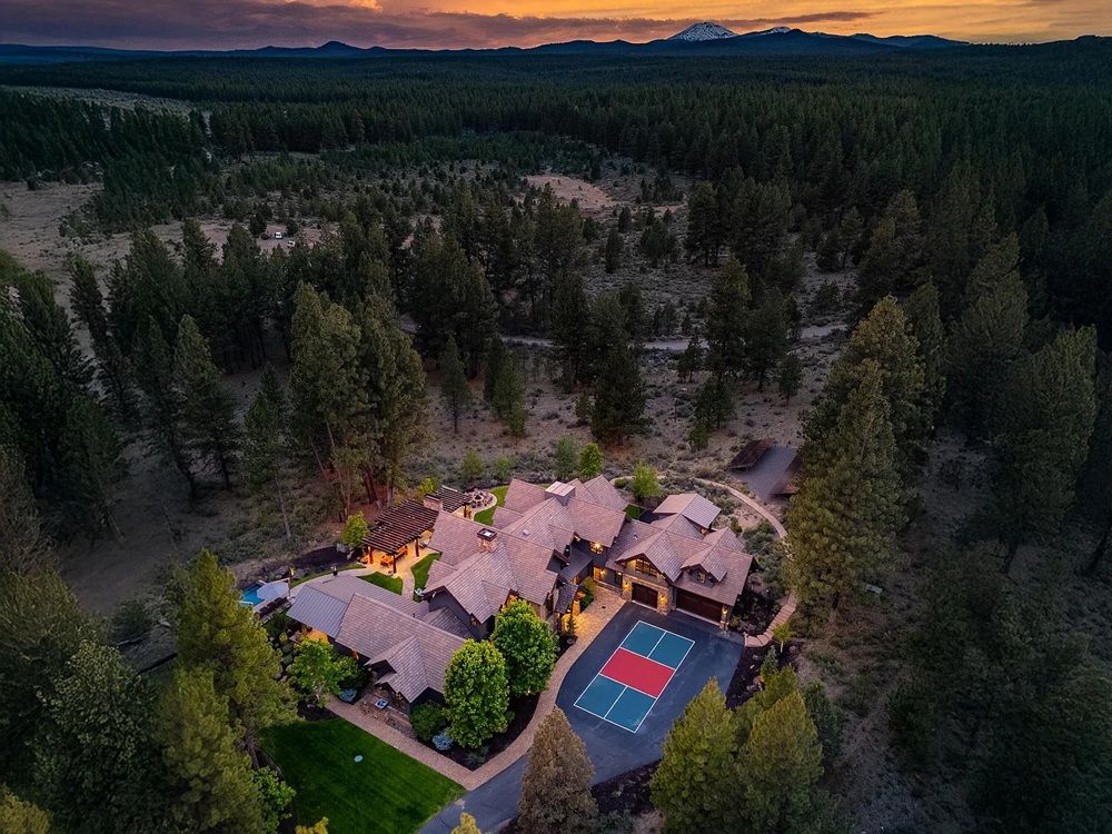 The Pinnacle Of Central Oregon Living