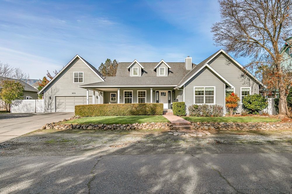 955 Beverly Way