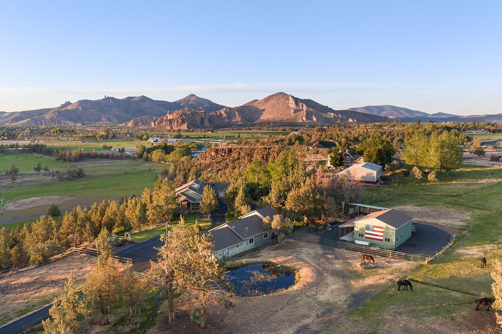 Luxury Canyon-Rim Estate With Panoramic Cascade Views