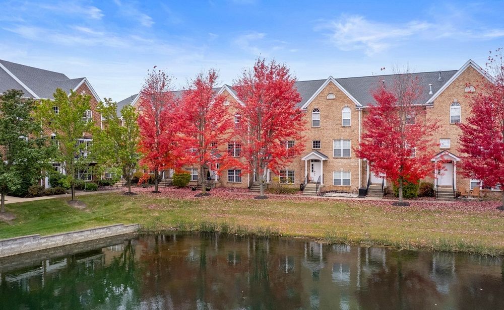 Charming Condo Retreat In Carmel, IN