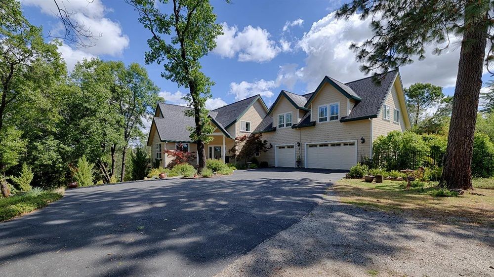 1880 Buck Ridge Court