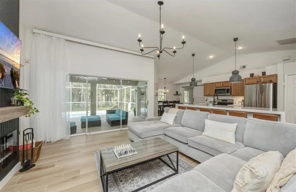 Rental Income Potential! Close-Nn Estates!
