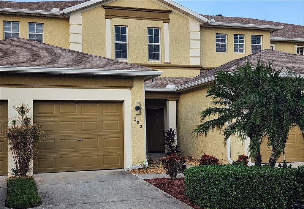 14752 Calusa Palms Dr Apt 202
