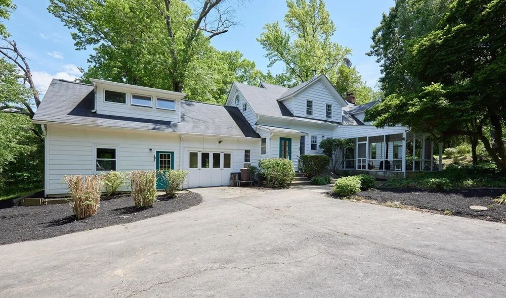A Rare Barnesville Estate Surrounded By The Agricultural Reserve