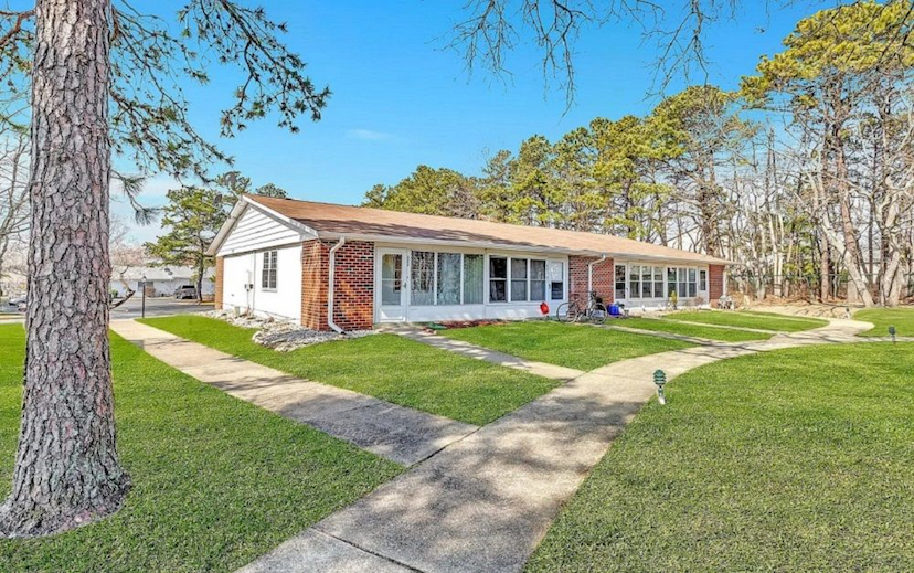885A Inverness Court