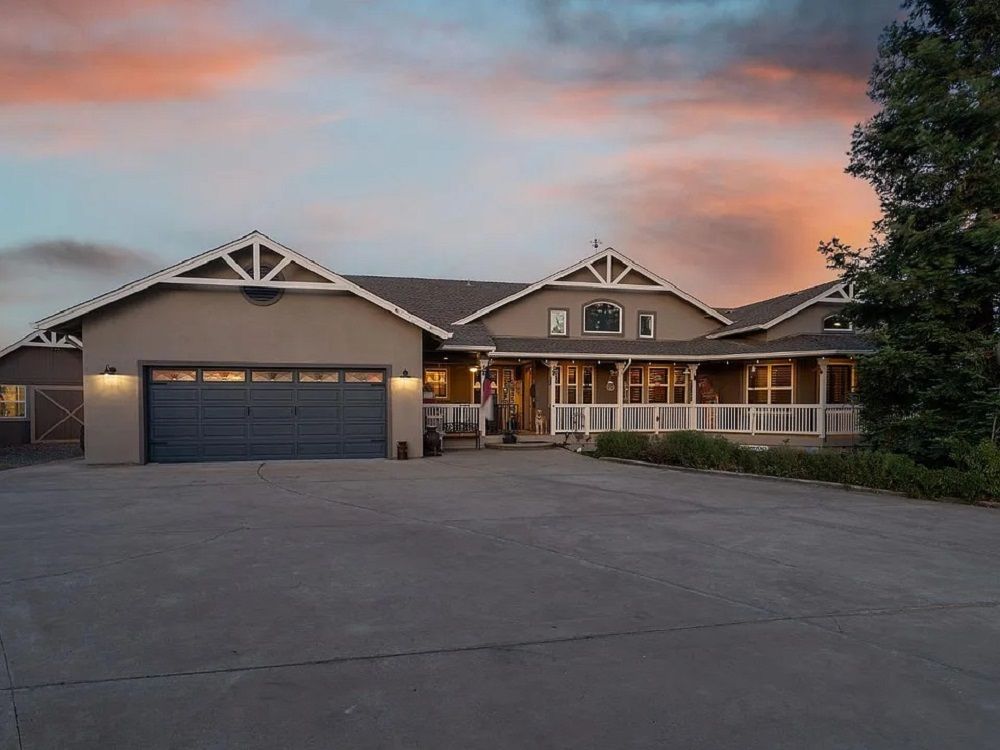 Private Acreage With Amenities