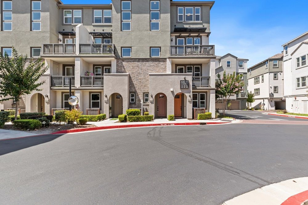 Elegant Living At Cherry Circle