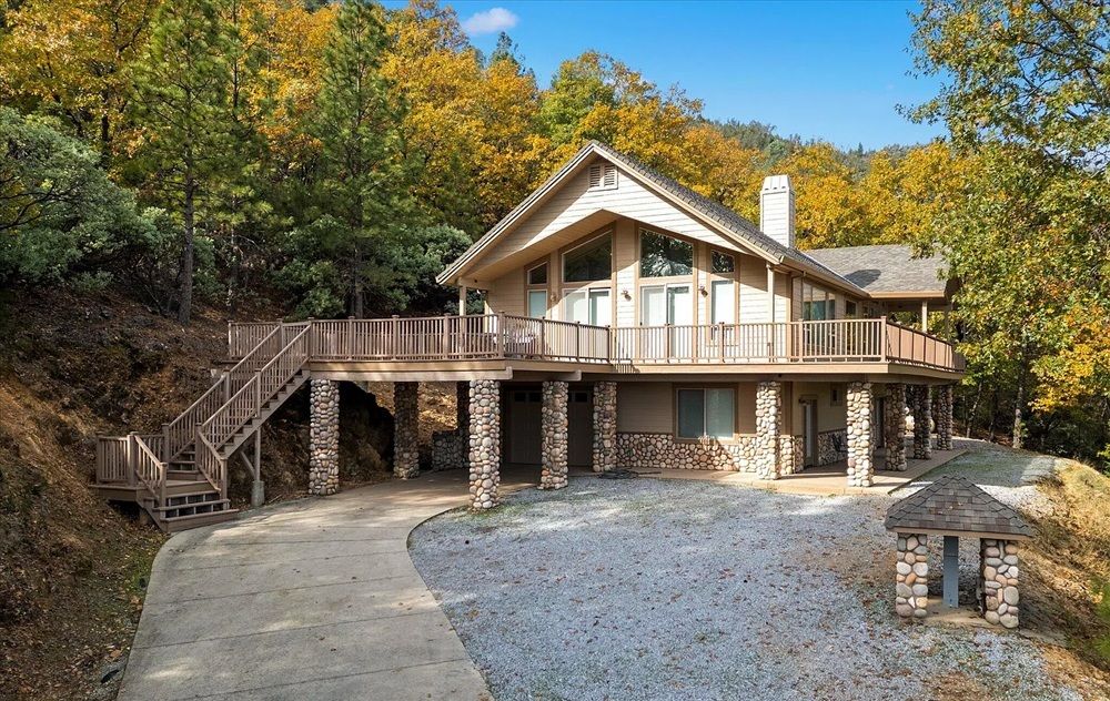 19720 Oak Knoll