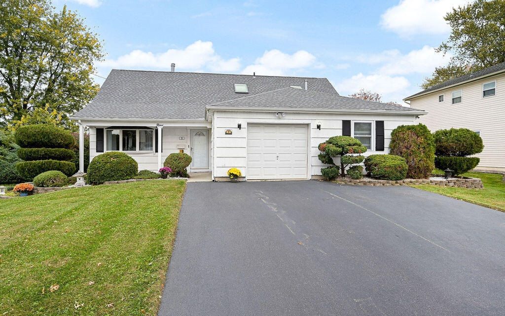Beautifully Renovated Cape Cod