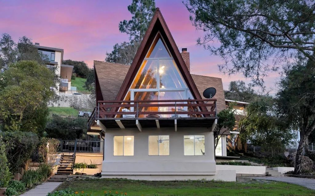 370 Lower Lake Road