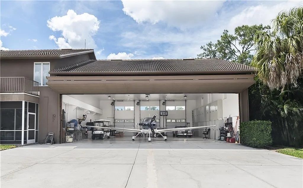 Luxury Aviation Living