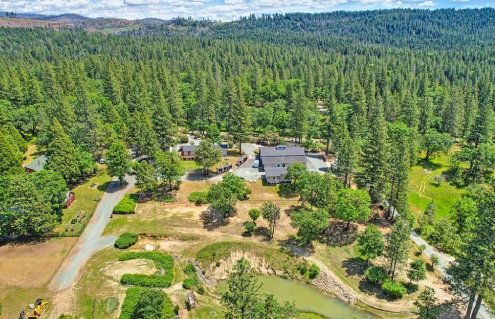 7780 Bear Ln
